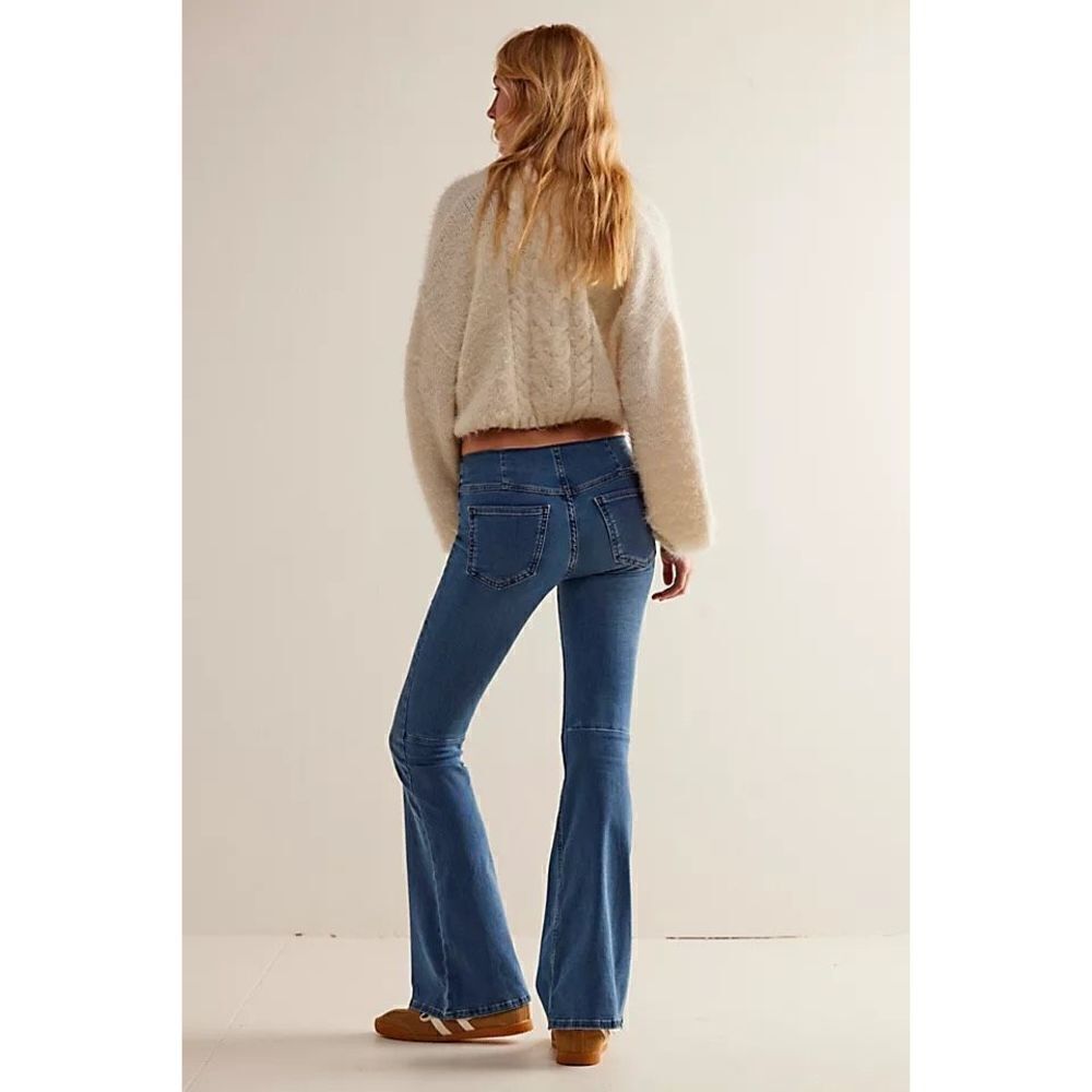 Free People Women's Blue We The Free Penny Pull-On Flare Jeans Size 30 - Picture 3 of 11